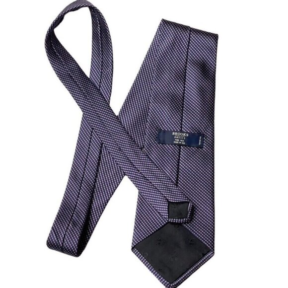 Brooks Brothers Mens Silk Tie - Purple Textured Pattern - Picture 6 of 8